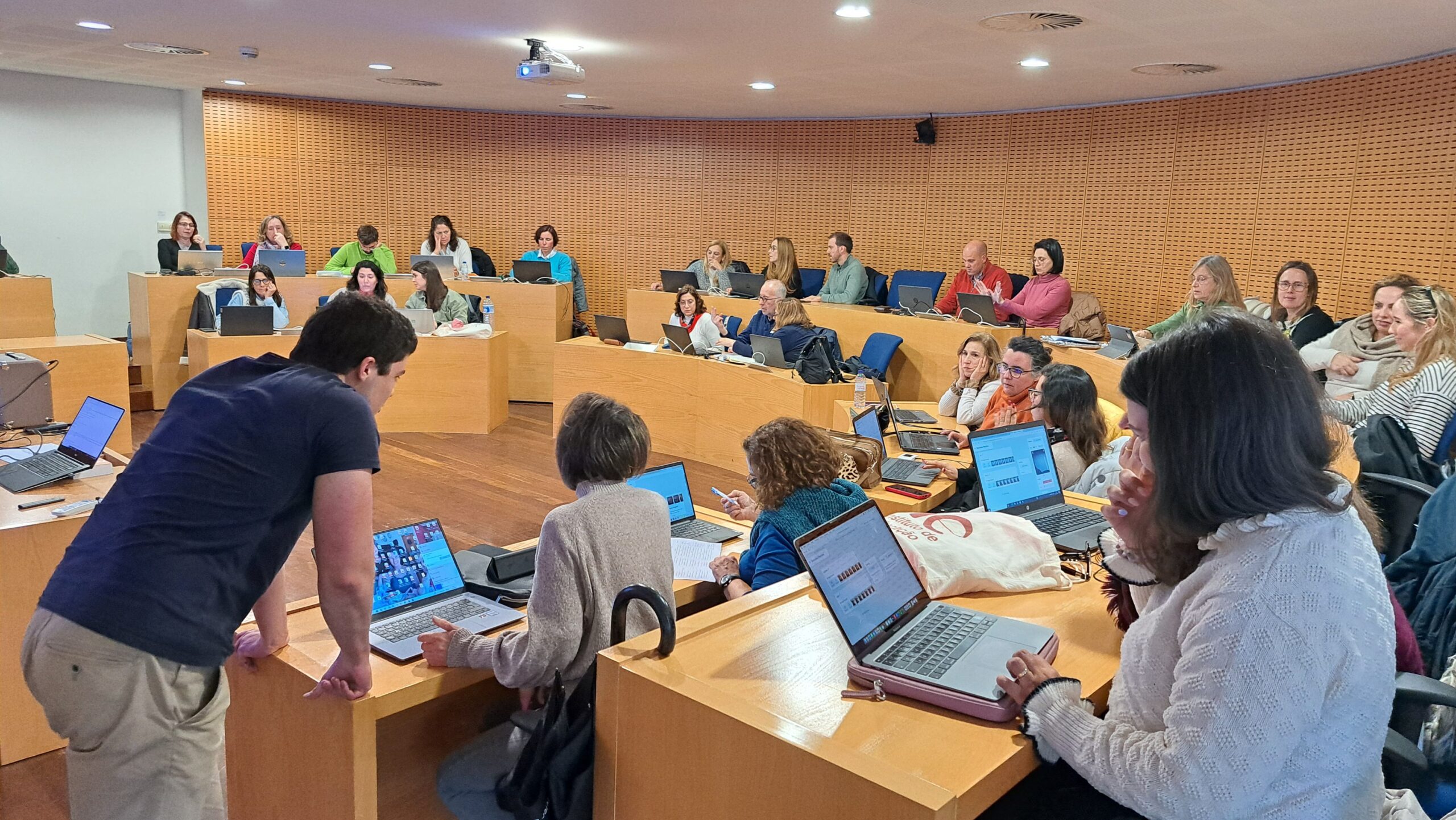 Formação de Professores em Inteligência Artificial